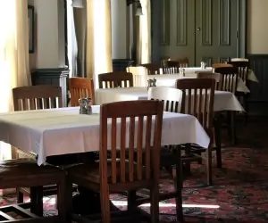 restaurant dining room