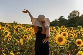 woman with sunflowers